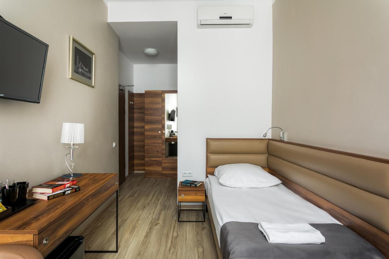 G12 Aparthotel Krakow Bagian luar foto
