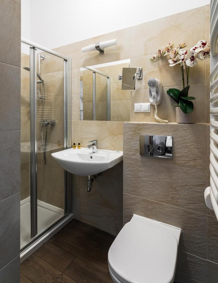 G12 Aparthotel Krakow Bagian luar foto