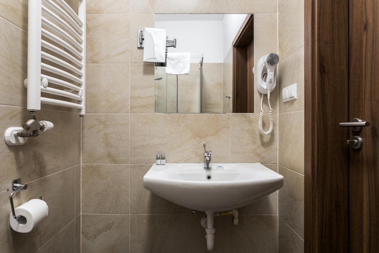 G12 Aparthotel Krakow Bagian luar foto